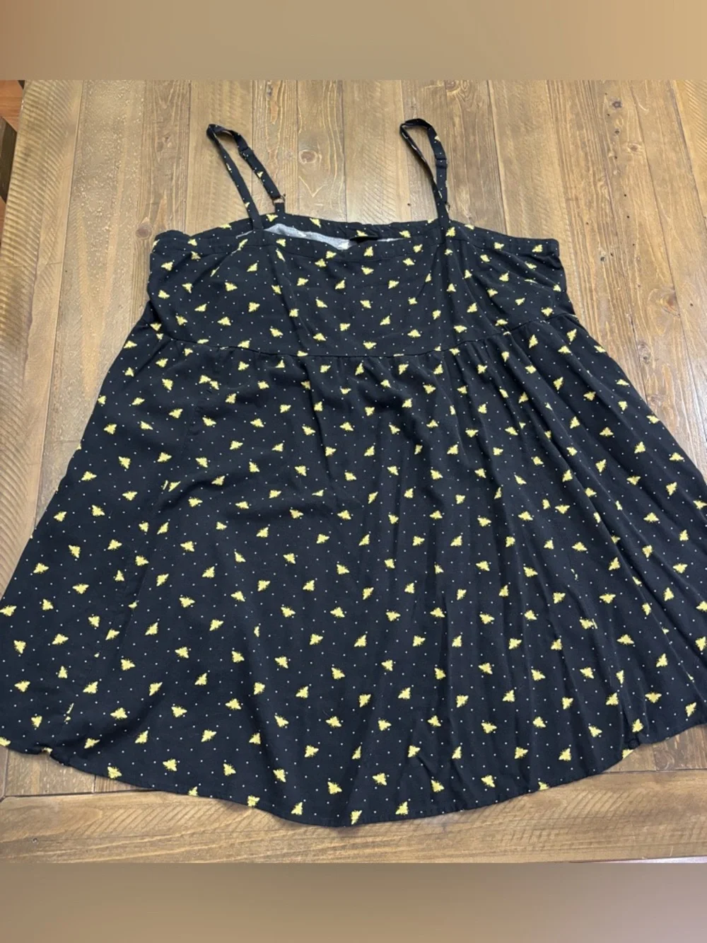 Torrid Mini Challis Sleeveless Sundress in Busy Bee Deep Black Pattern - Picture 2 of 7